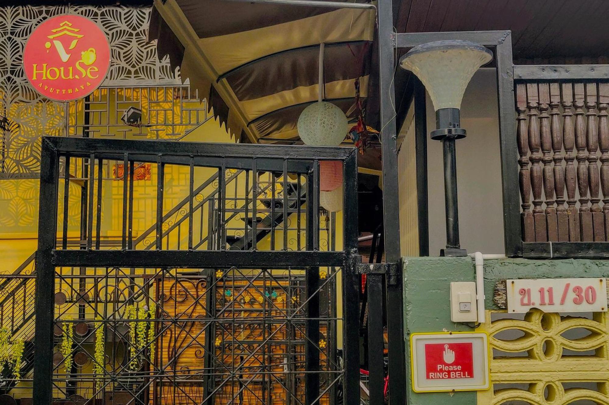 V House Otel Phra Nakhon Si Ayutthaya Dış mekan fotoğraf