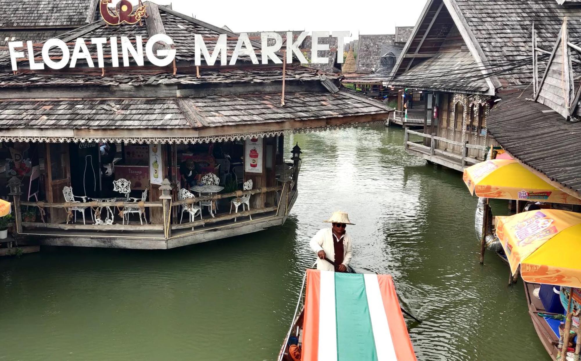 V House Otel Phra Nakhon Si Ayutthaya Dış mekan fotoğraf