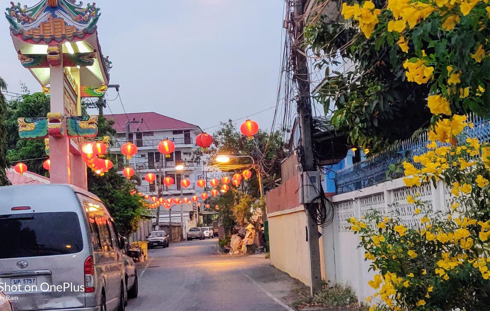 V House Otel Phra Nakhon Si Ayutthaya Dış mekan fotoğraf