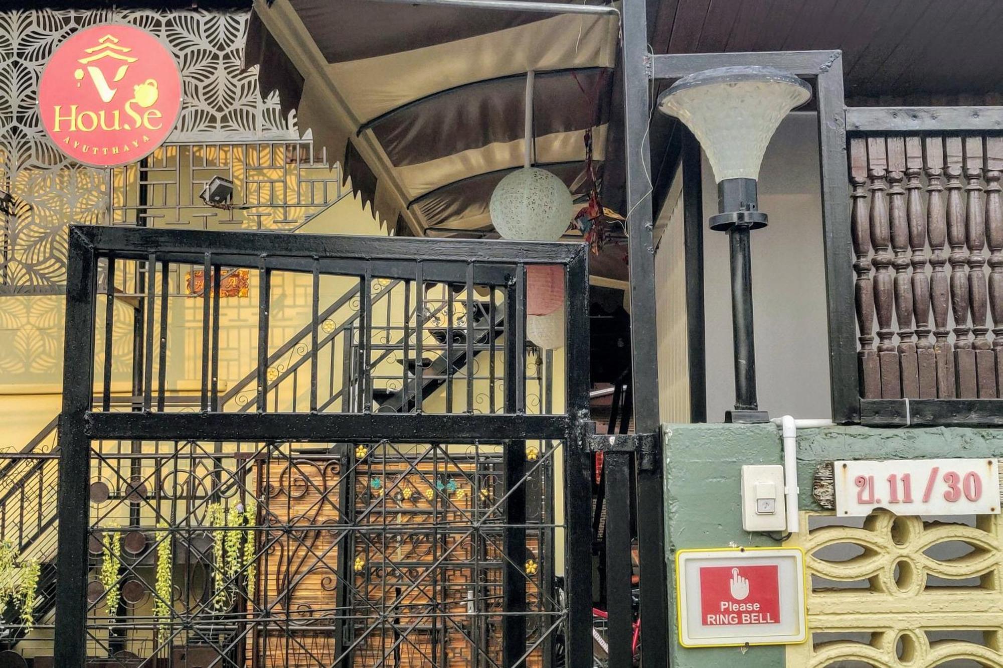 V House Otel Phra Nakhon Si Ayutthaya Dış mekan fotoğraf