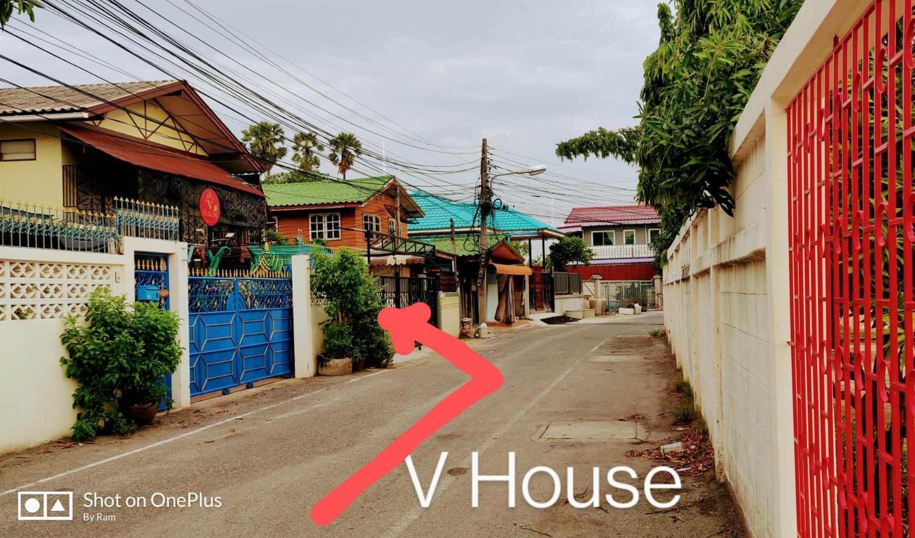 V House Otel Phra Nakhon Si Ayutthaya Dış mekan fotoğraf